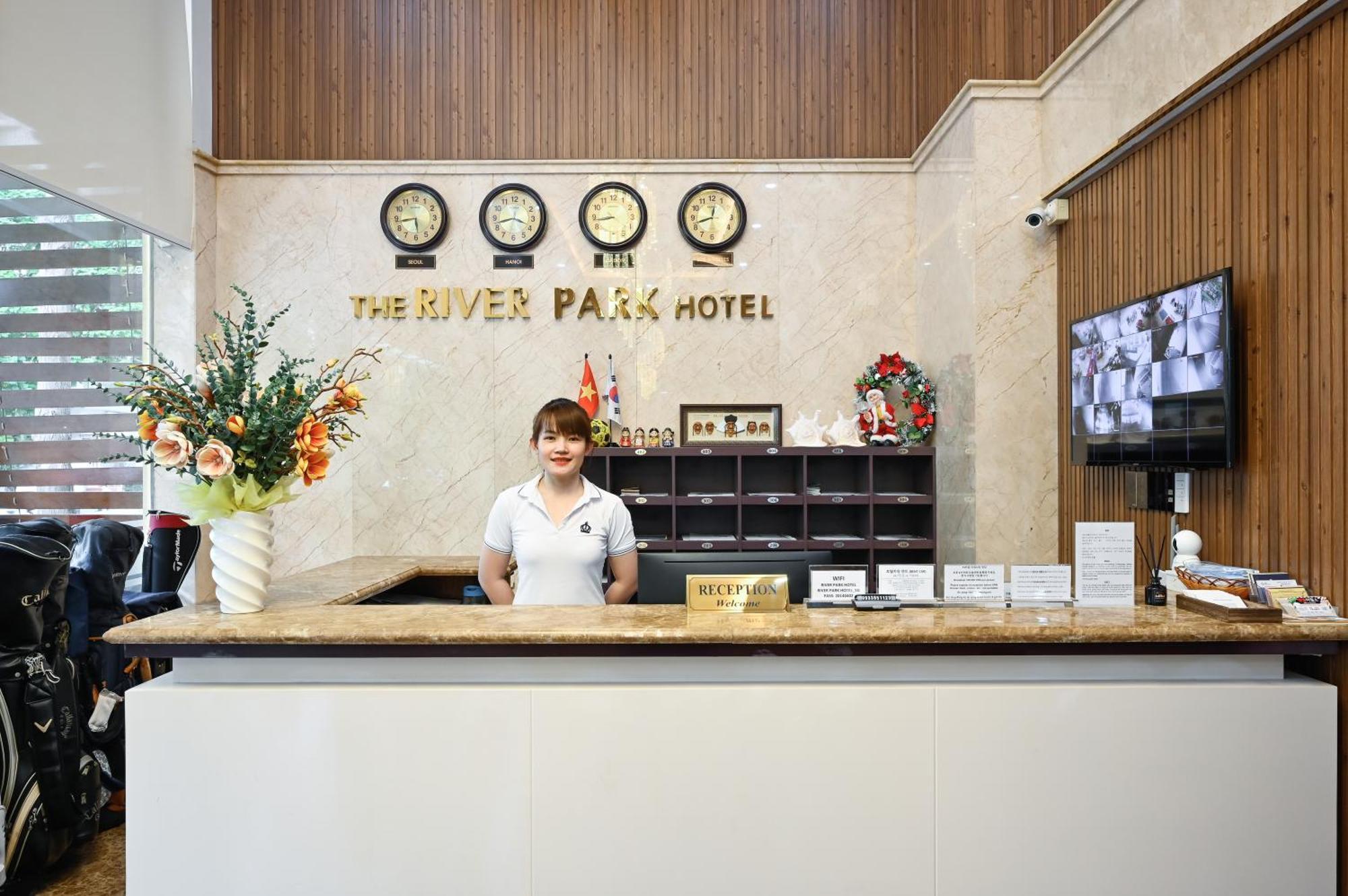 The River Park Hotel Хошимін Екстер'єр фото